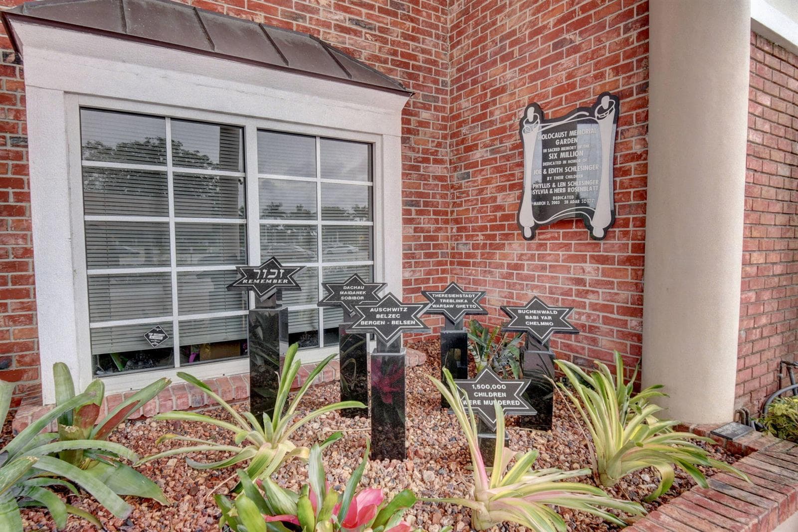 59-web-or-mls-Century Village (26)