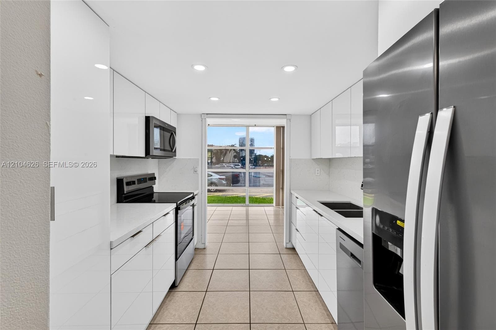DESOTO PARK CONDO · #120 in Hallandale Beach - Photo 3