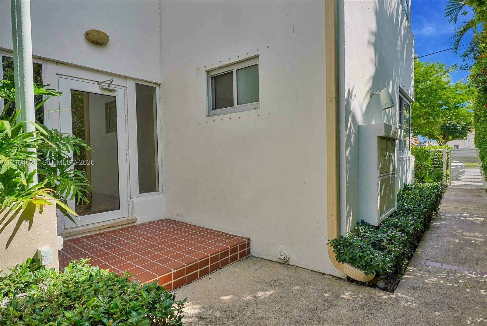 Pine Tree Waterway Condo · #101 in Miami Beach - Photo 23