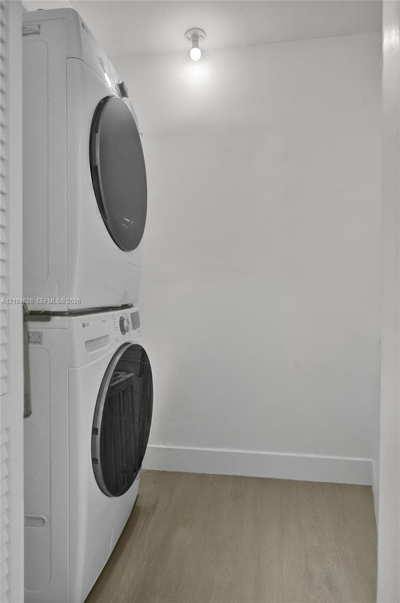 Pine Tree Waterway Condo · #101 in Miami Beach - Photo 16