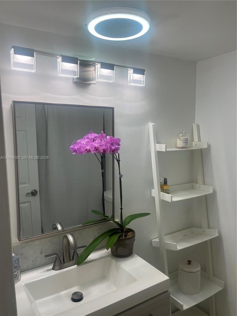 Bayview Palms Condo · #334 in North Miami - Photo 18