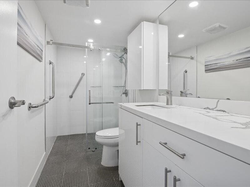 2nd Bathroom