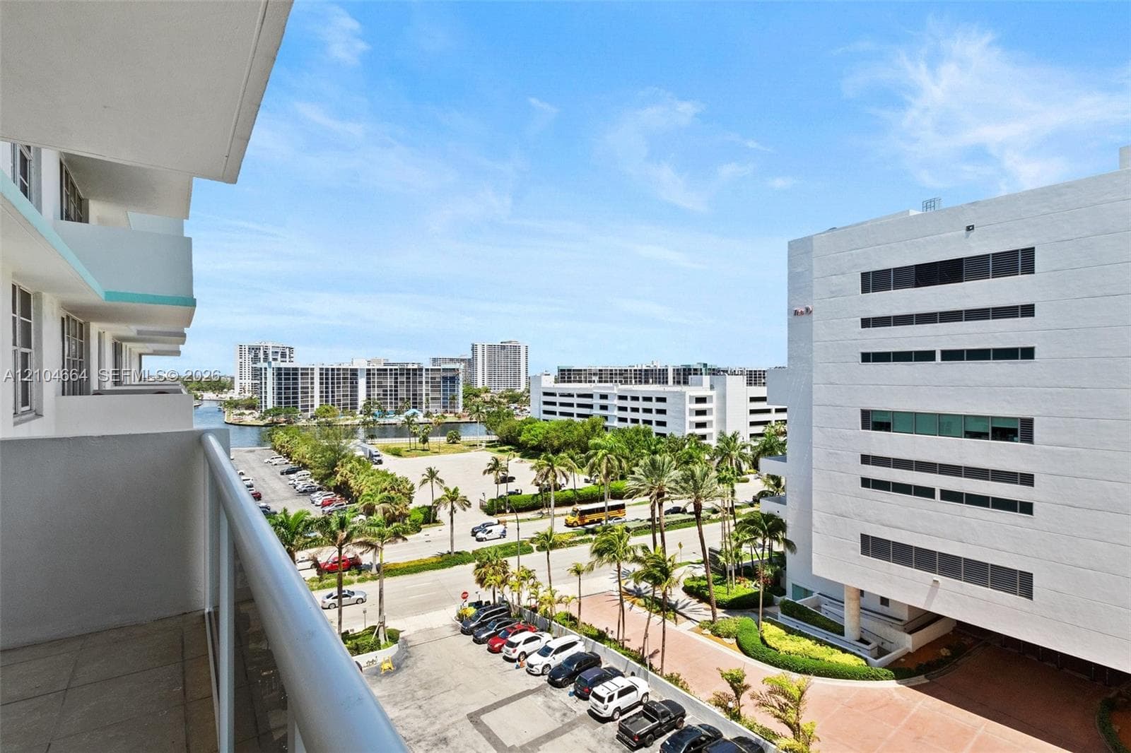 SEA AIR TOWERS CONDO · #921 in Hollywood - Photo 4
