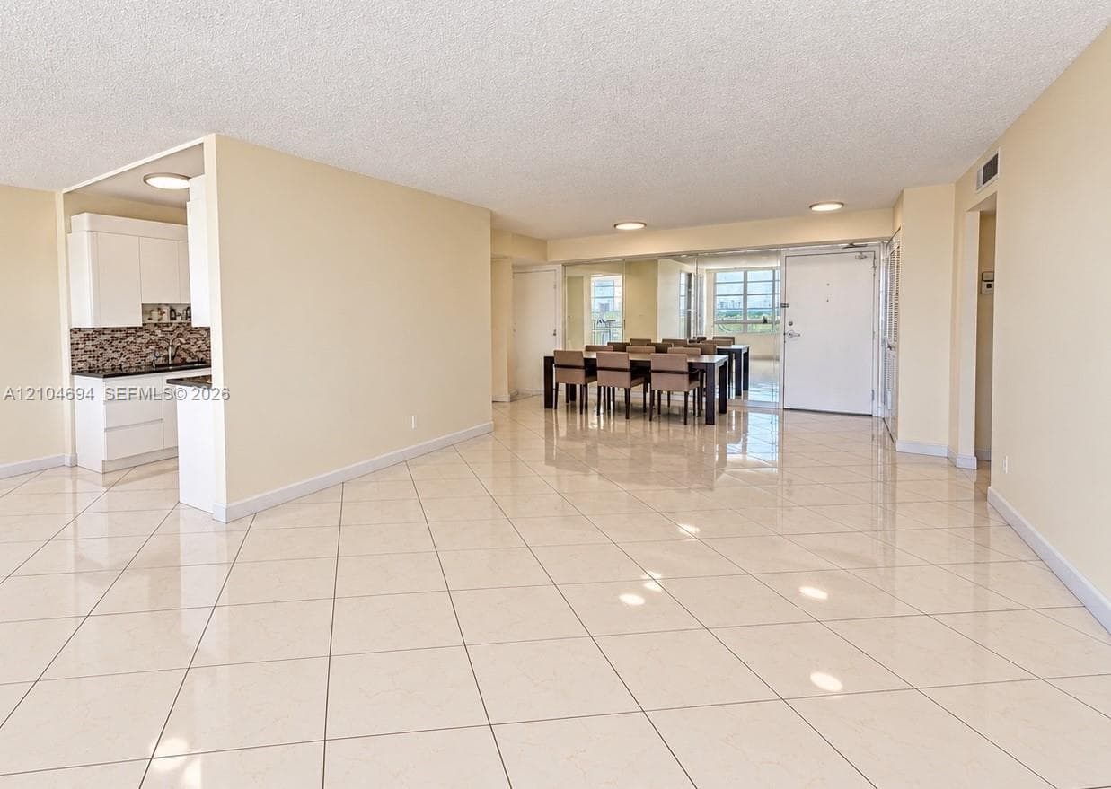 WINSTON TOWERS 100 CONDO · #420 in Sunny Isles Beach - Photo 6