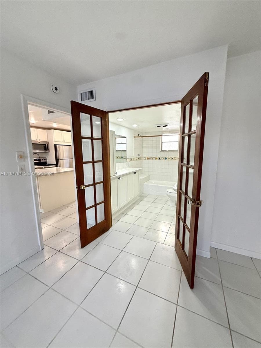 BISC LAKE GARDENS NO 2 BL · #K107 in Aventura - Photo 17