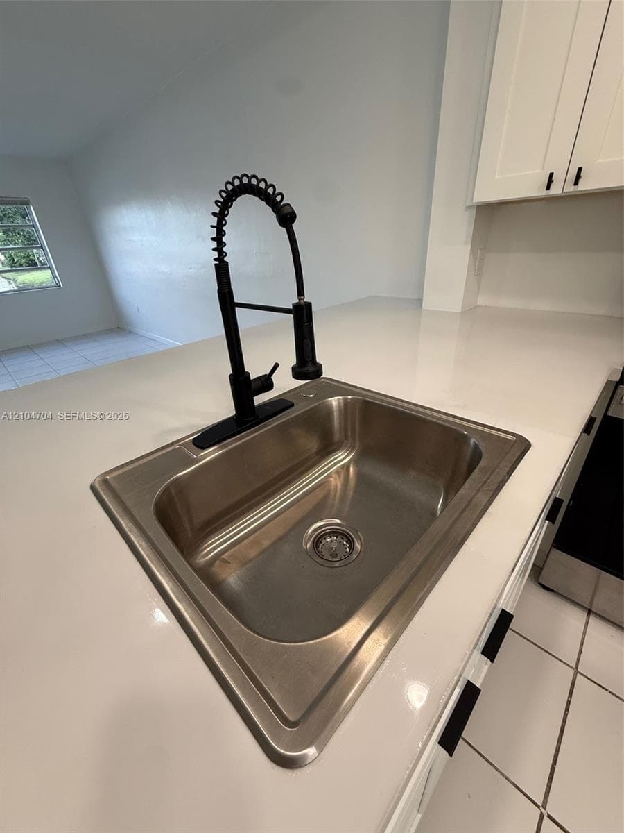 BISC LAKE GARDENS NO 2 BL · #K107 in Aventura - Photo 4