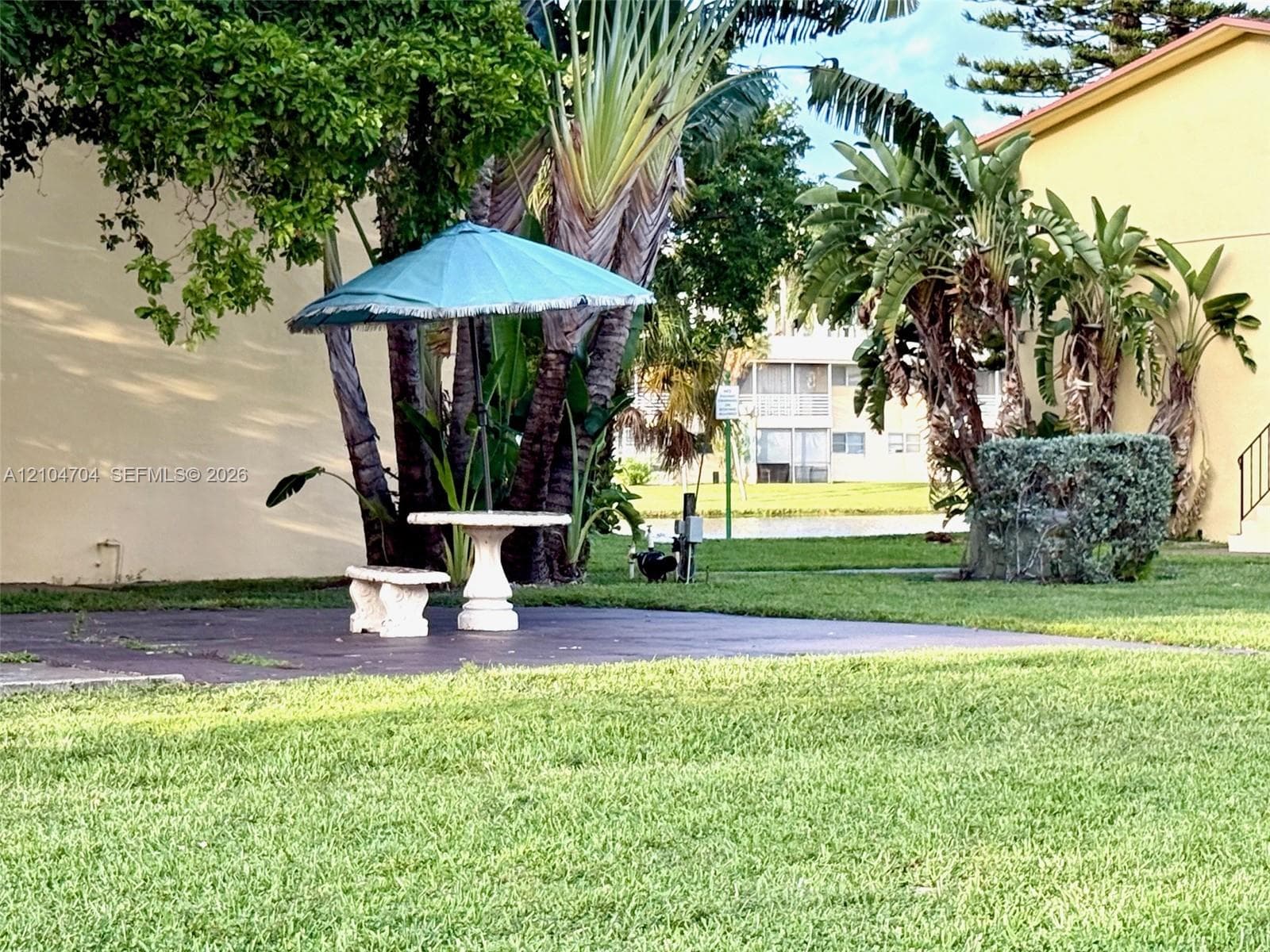 BISC LAKE GARDENS NO 2 BL · #K107 in Aventura - Photo 25