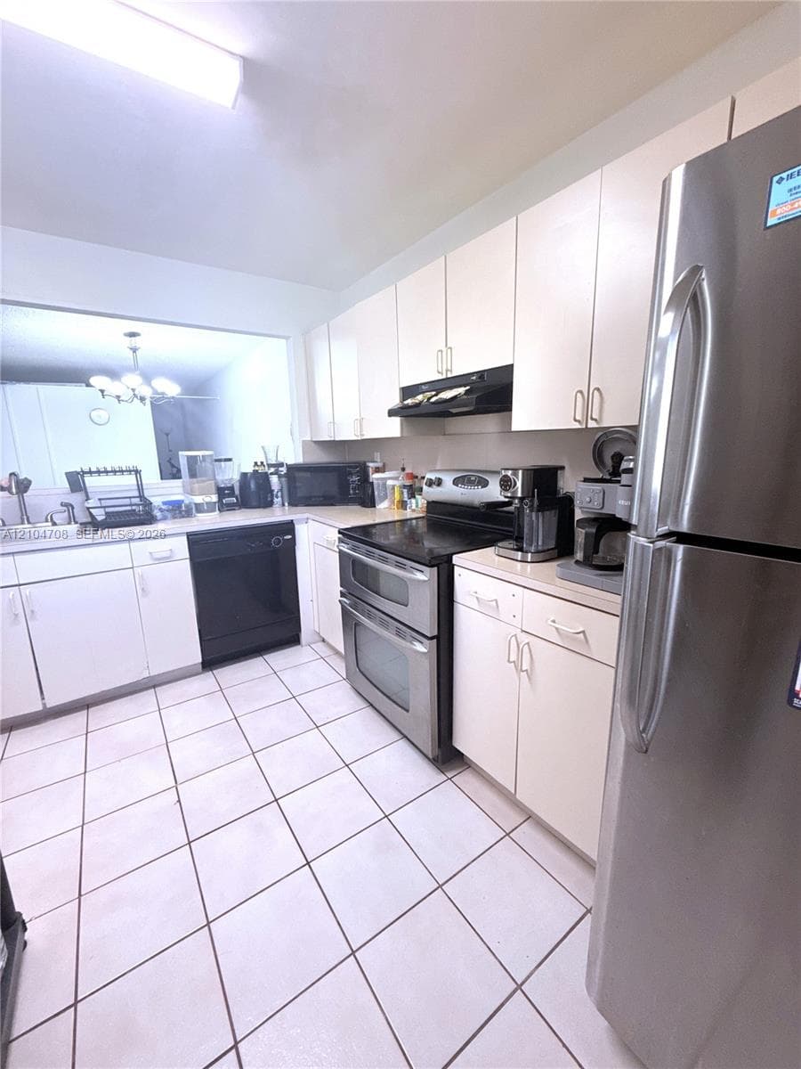 TAMIAMI VILLAGE CONDO · #407 in Miami - Photo 9