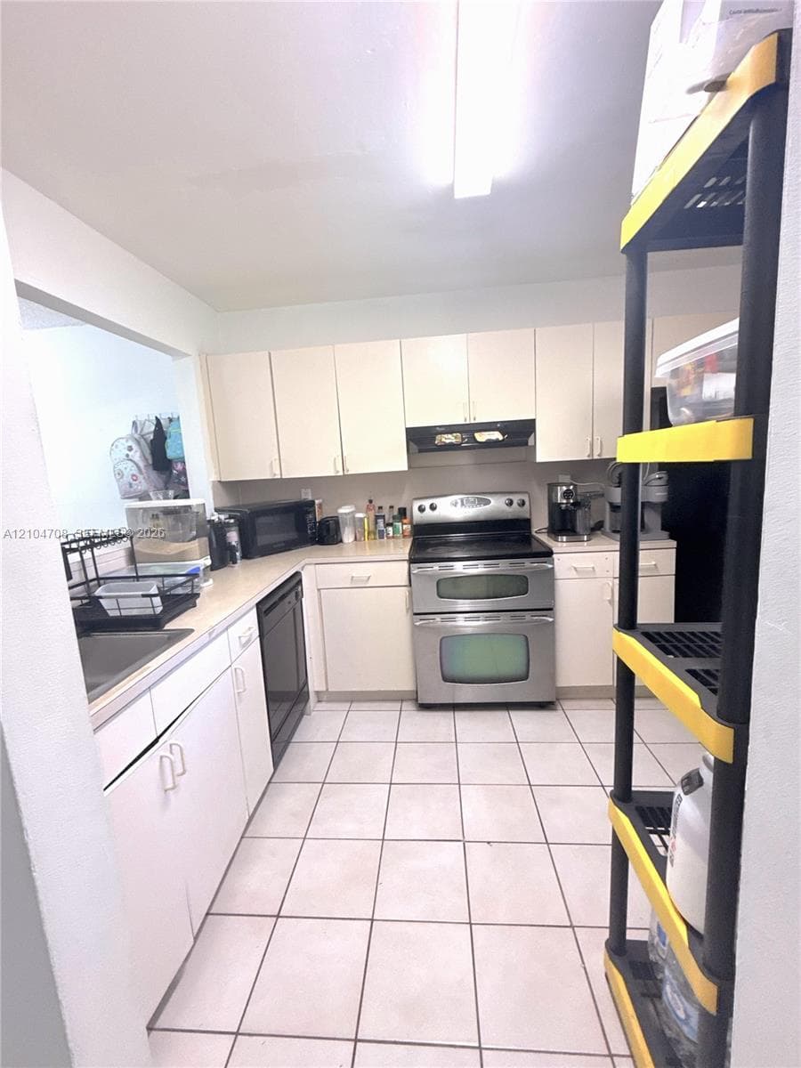 TAMIAMI VILLAGE CONDO · #407 in Miami - Photo 8