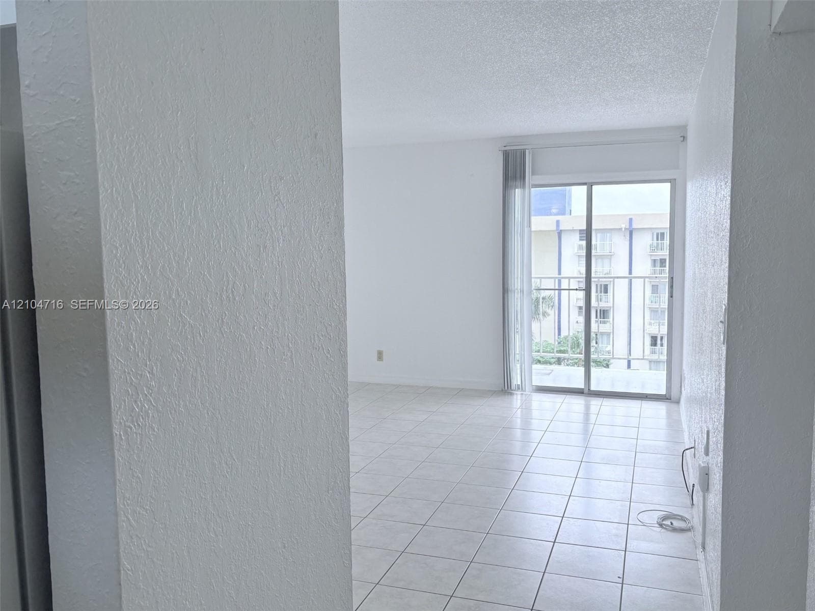 YOLANDA VILLAS CONDO · #915W in Miami - Photo 2