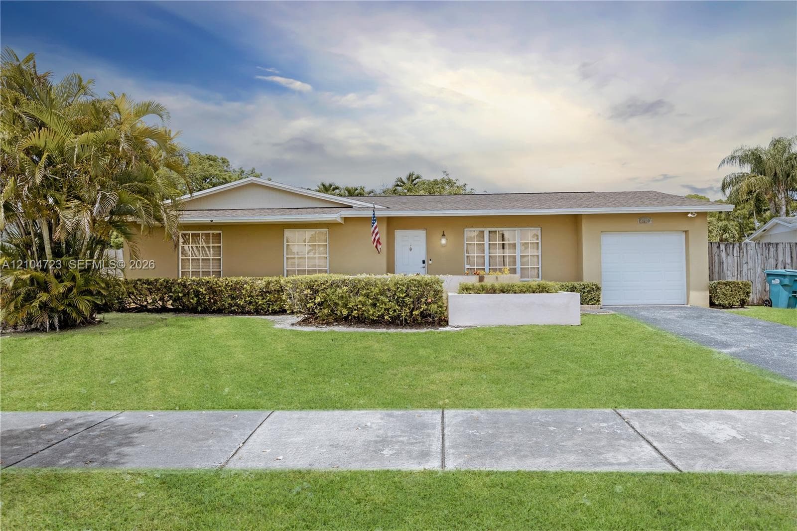 10520 SW 124th Ave photo 1