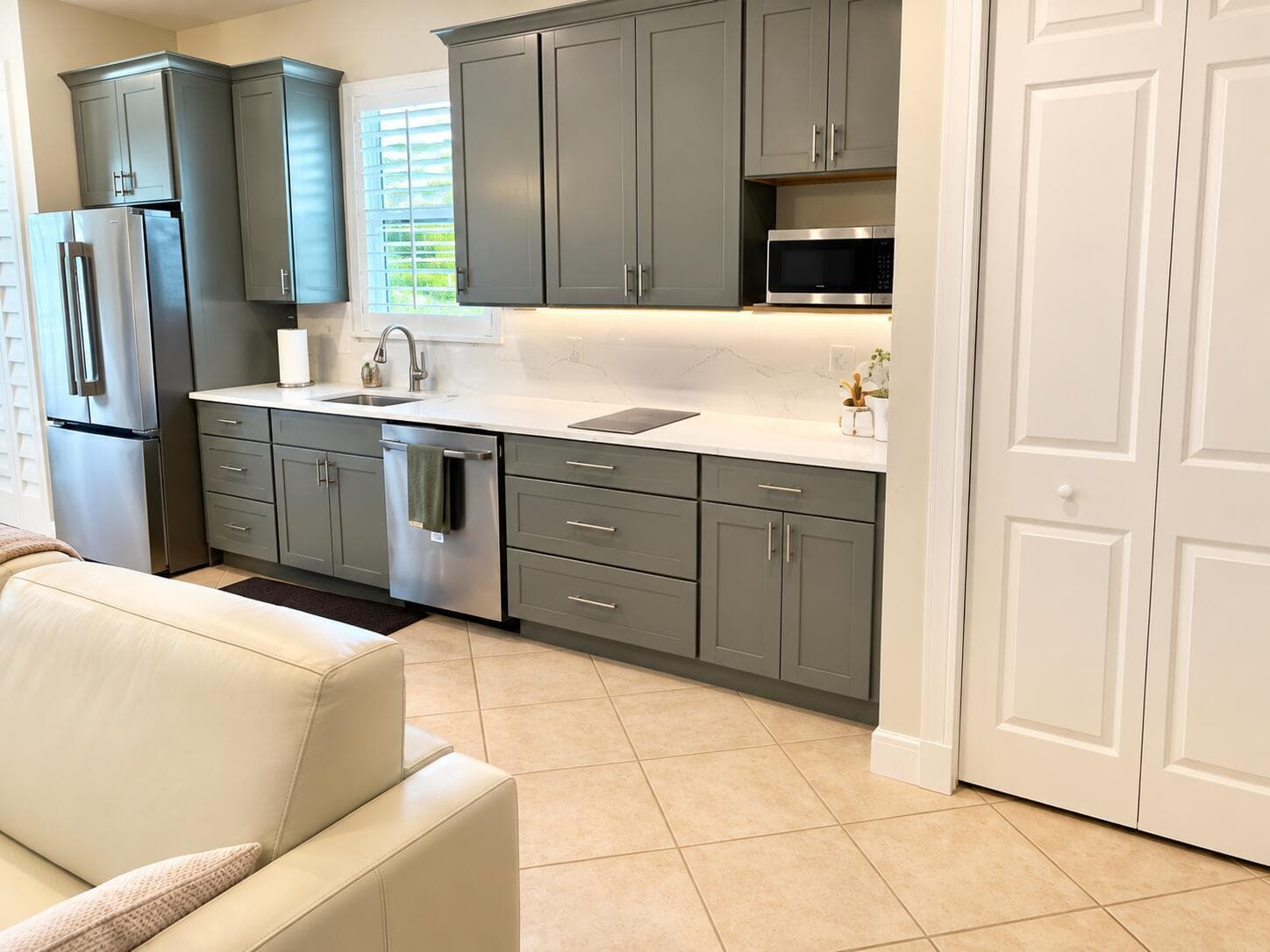 Bright Gray-Green Modern Kitchen