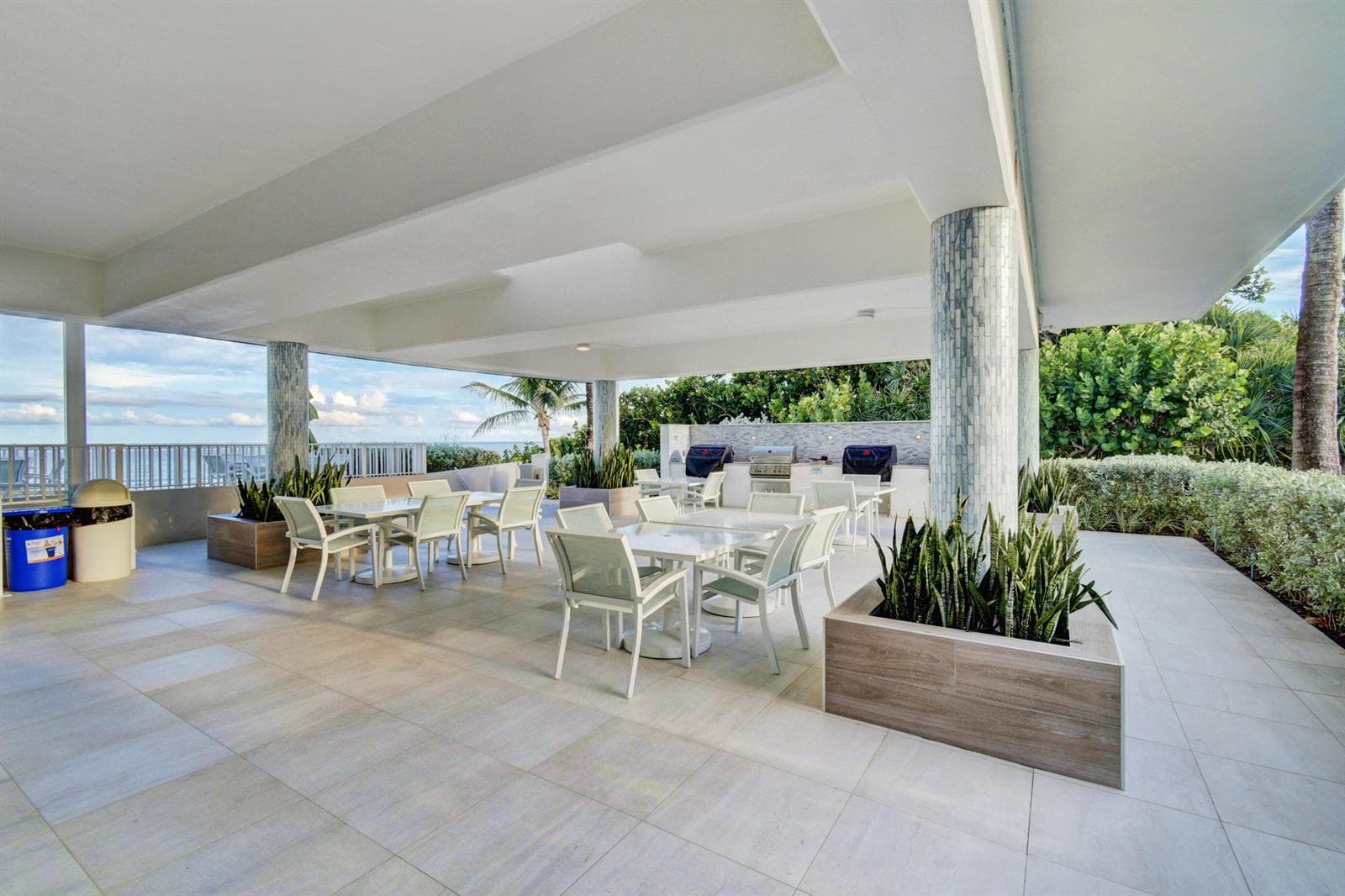 Beach Club Room 4