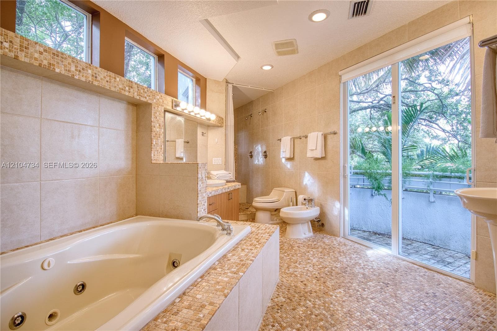 Master en suite bathroom