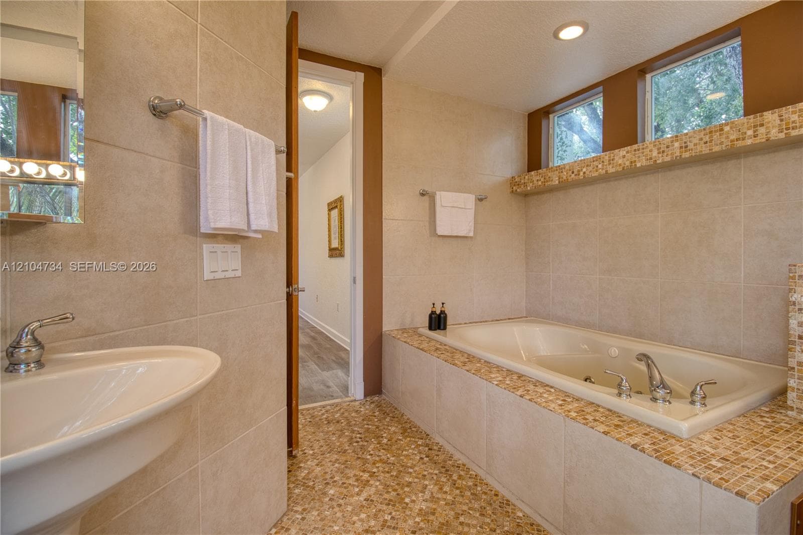 Jacuzzi bathtub