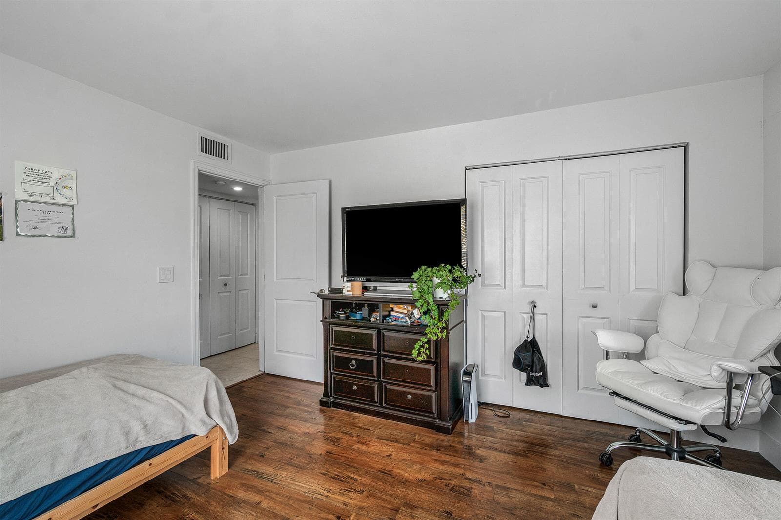 25-6283 La Costa Dr E-MLS