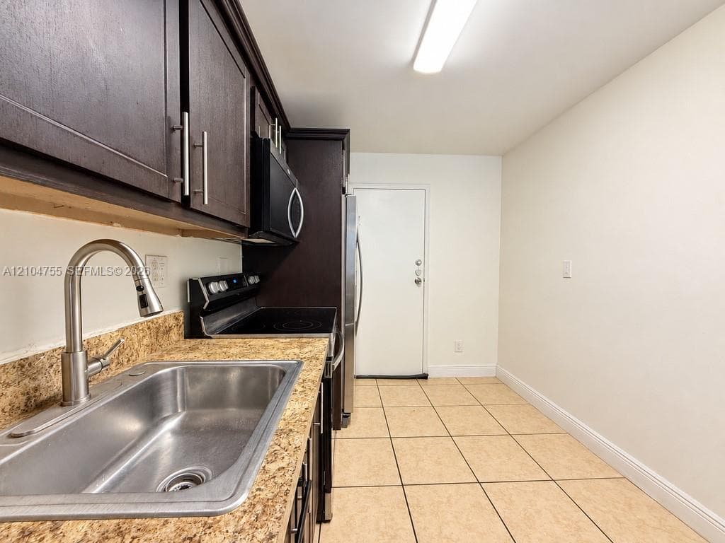 THREE HORIZONS SOUTH COND · #205 in North Miami - Photo 2