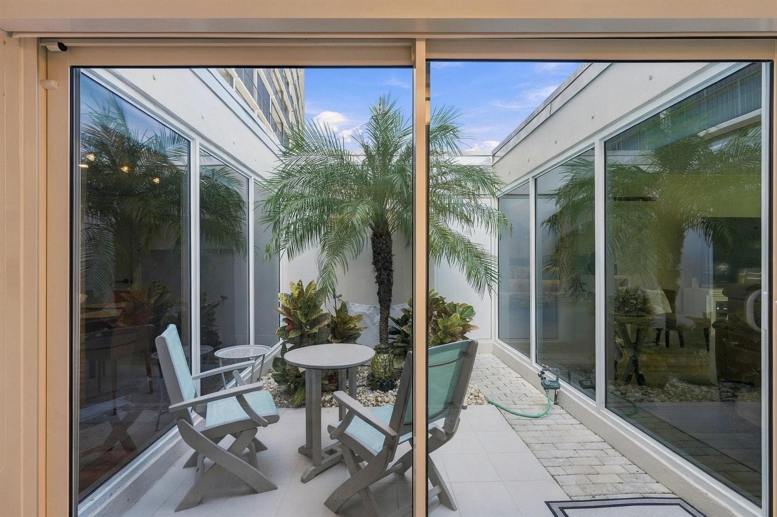 G40 ATRIUM W/IMPACT GLASS