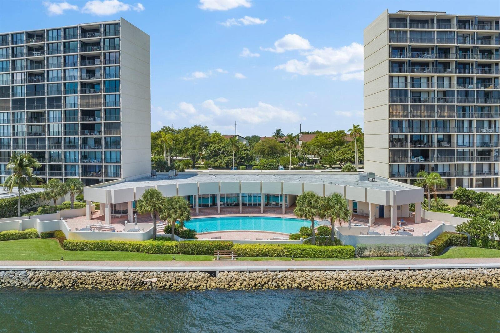 G40 POOL CLUBHOUSE FITNESS CENTER