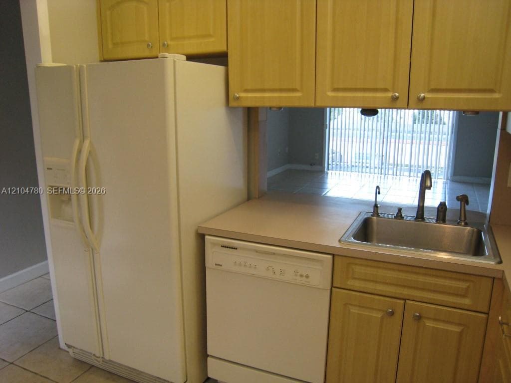 VILLAGE OF KINGS CREEK · #A-213 in Miami - Photo 4