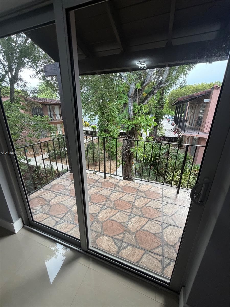 SPANISH TRACE CONDO · #I16 in Miami - Photo 5