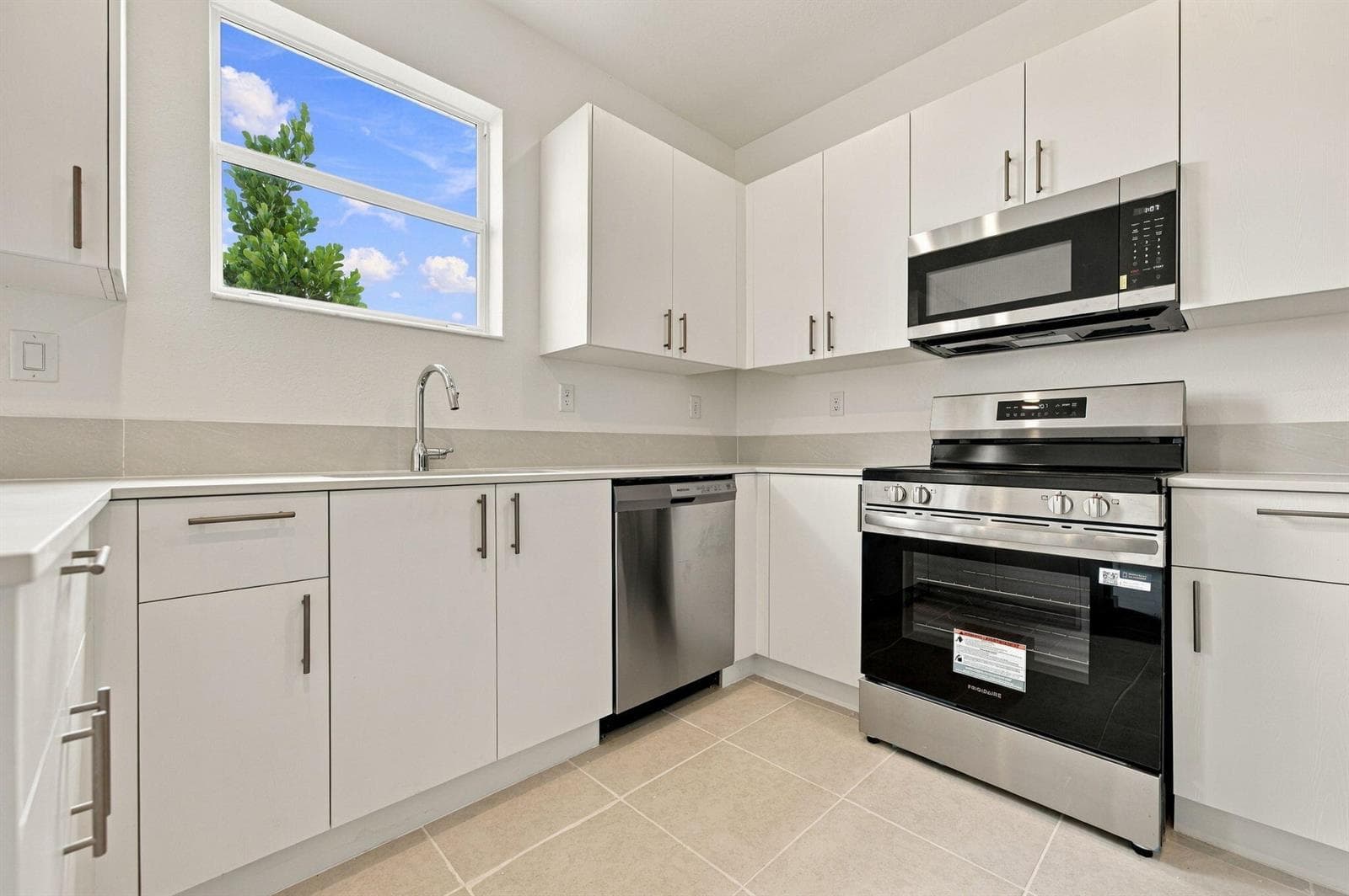 12-web-or-mls-2530-se-25th-dr