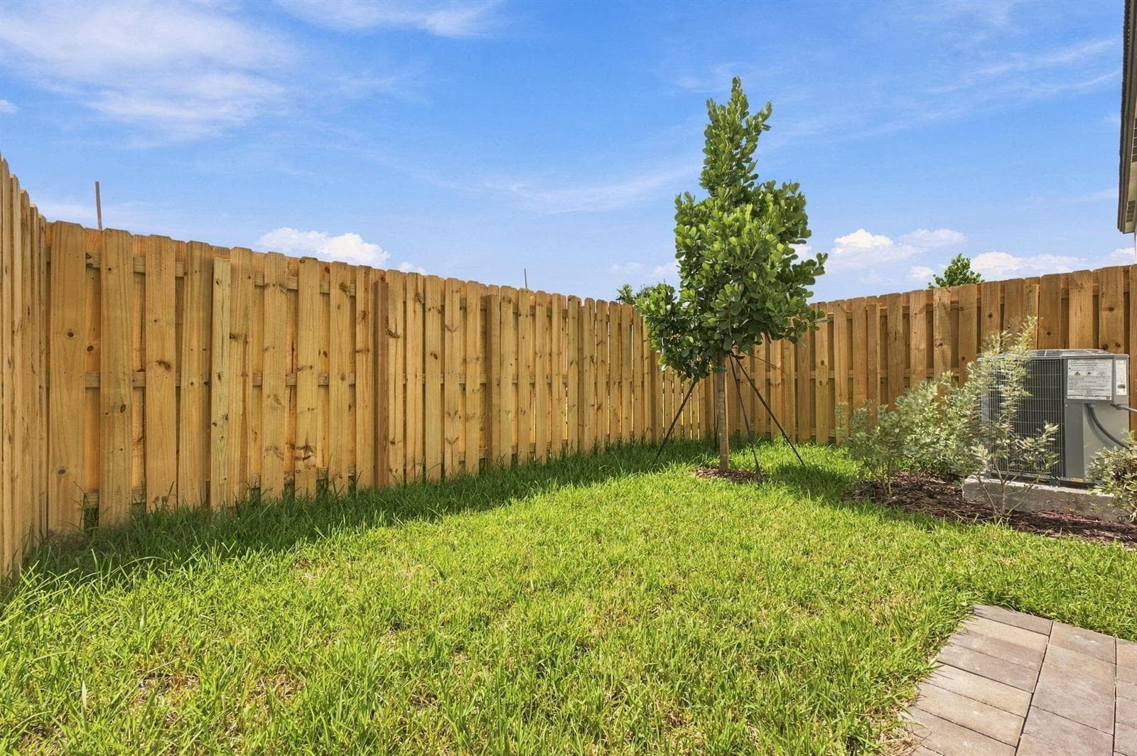 27-web-or-mls-2530-se-25th-dr