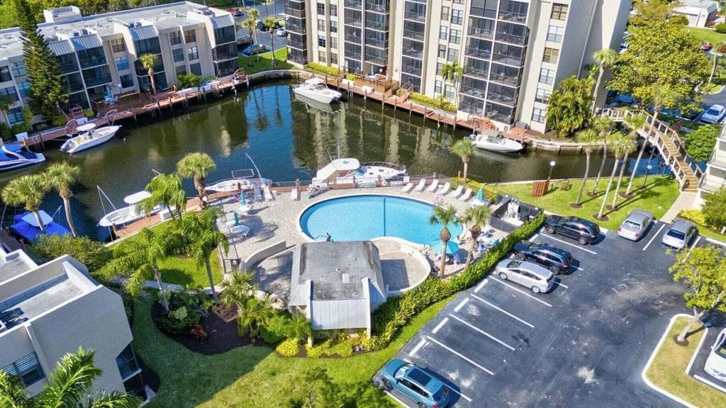 Boca Bayou 17 pool