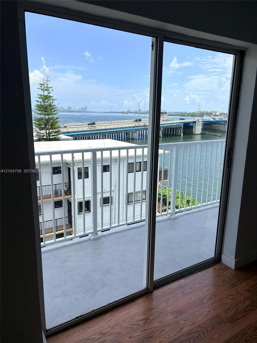 MIAMI BAYVIEW CONDO · #501 in Miami - Photo 3