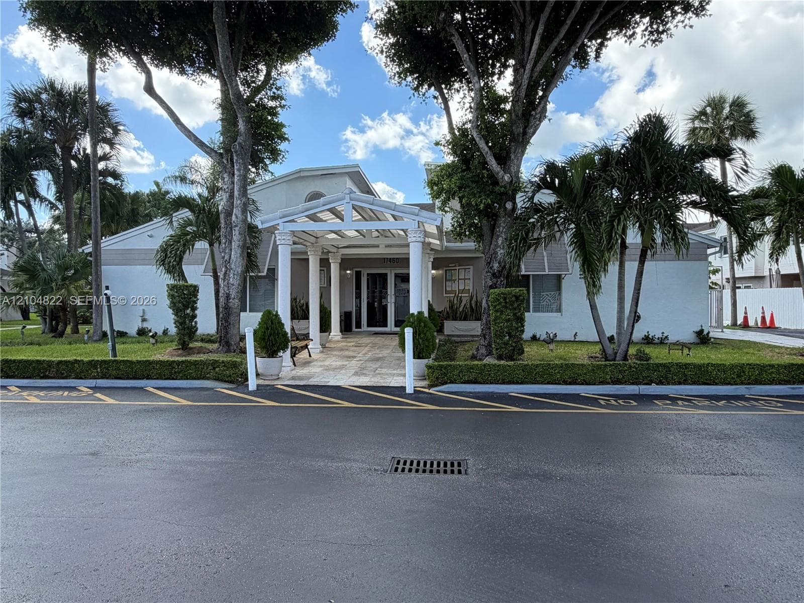 ANTIGUA AT CNTRY CLUBOF M · #F-20 in Hialeah - Photo 1