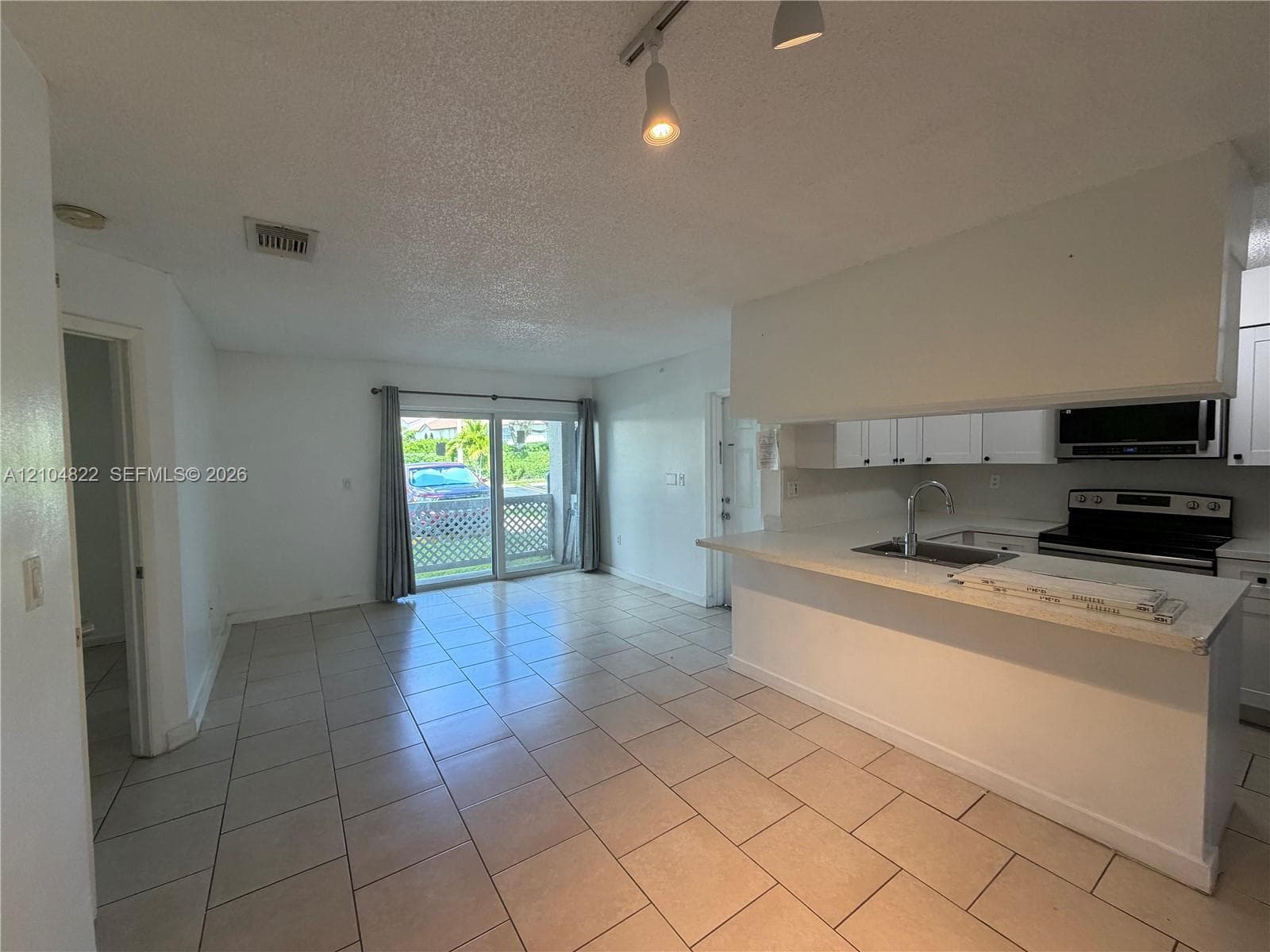 ANTIGUA AT CNTRY CLUBOF M · #F-20 in Hialeah - Photo 11