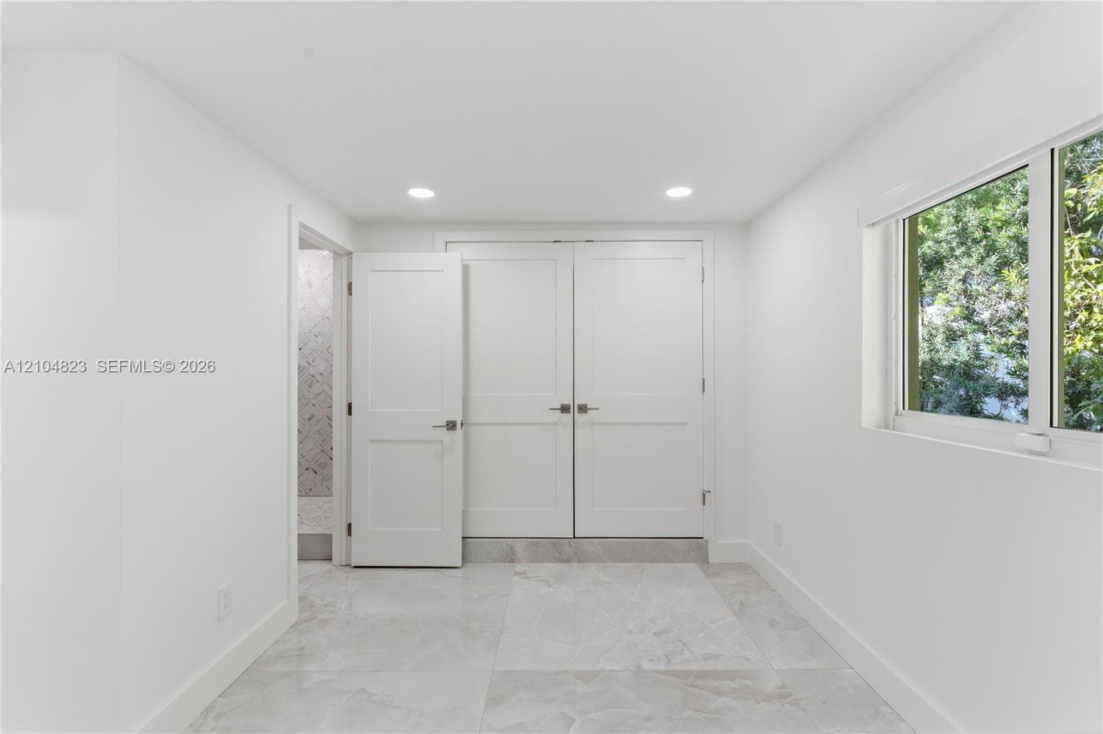 291 E Shore Dr E photo 36
