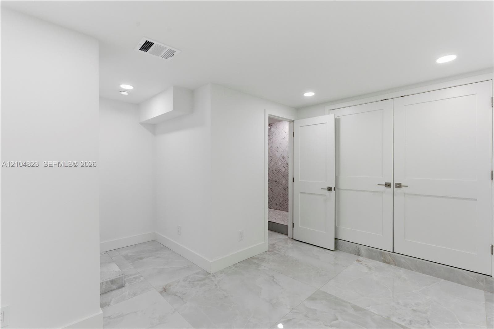 291 E Shore Dr E photo 35