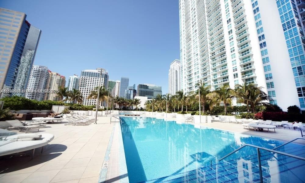 The Plaza on Brickell East · #703 in Miami - Photo 9