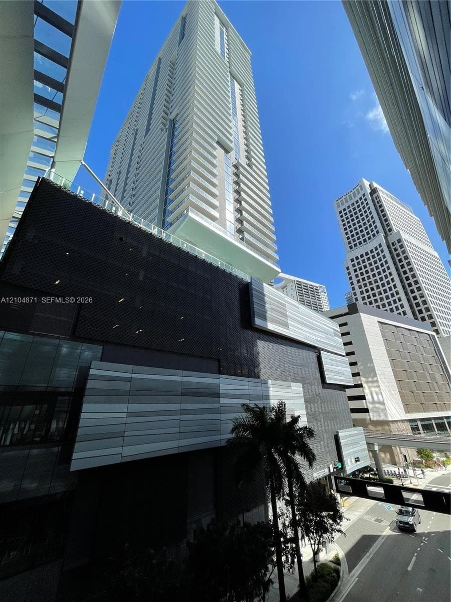 Reach Brickell City Centre · #909 in Miami - Photo 22