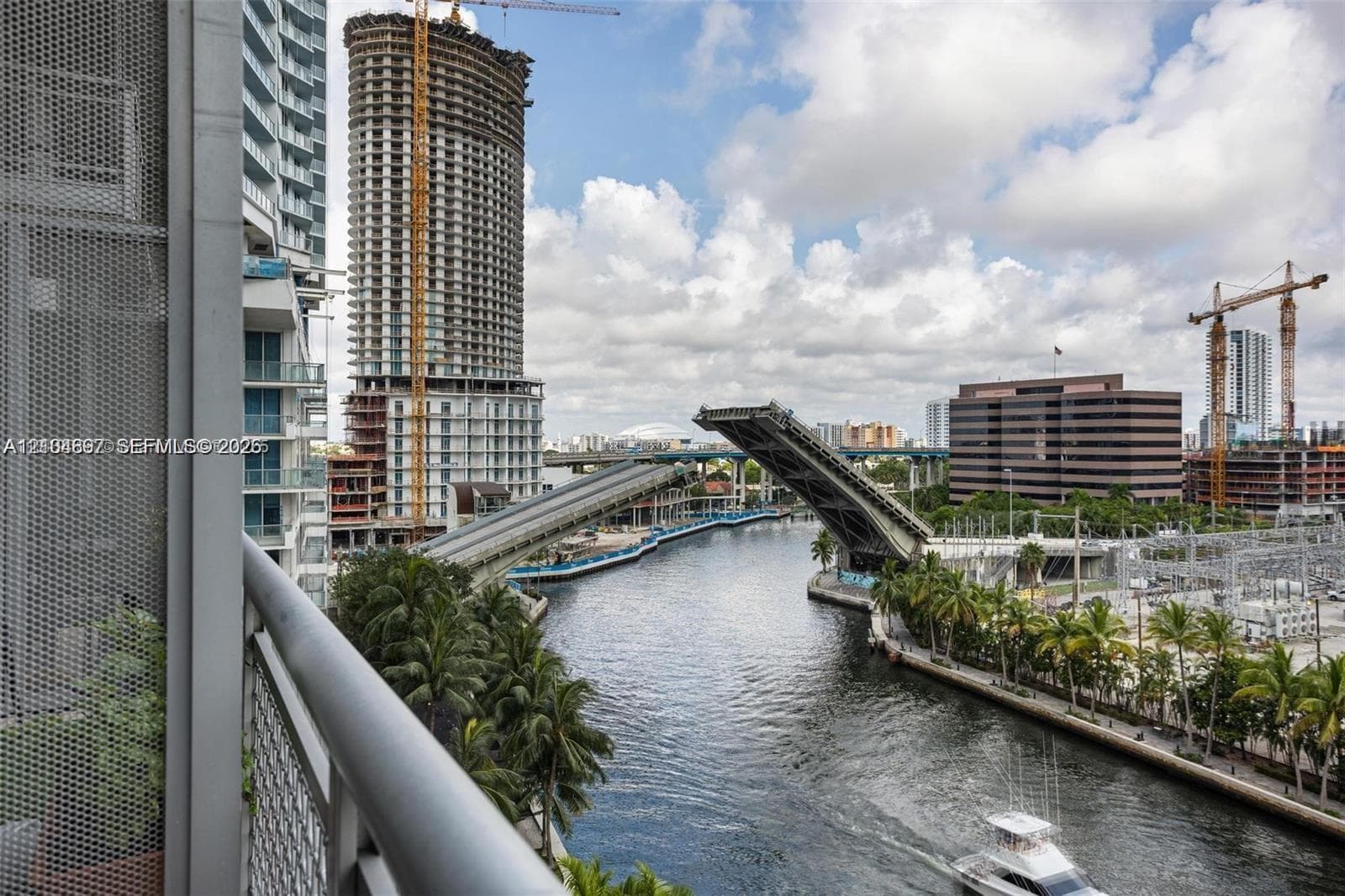 NEO VERTIKA CONDO · #1005 in Miami - Photo 9