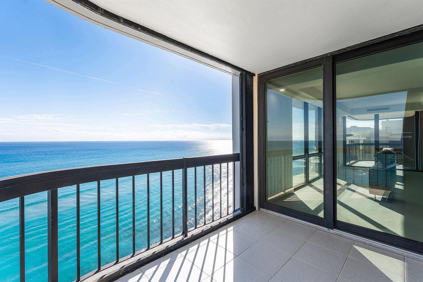 040-5380NorthOceanDrive-19D-RivieraBeach