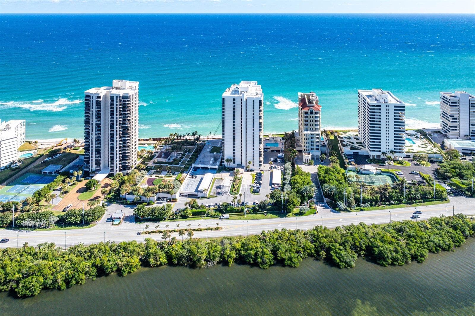 046-5380NorthOceanDrive-19D-RivieraBeach
