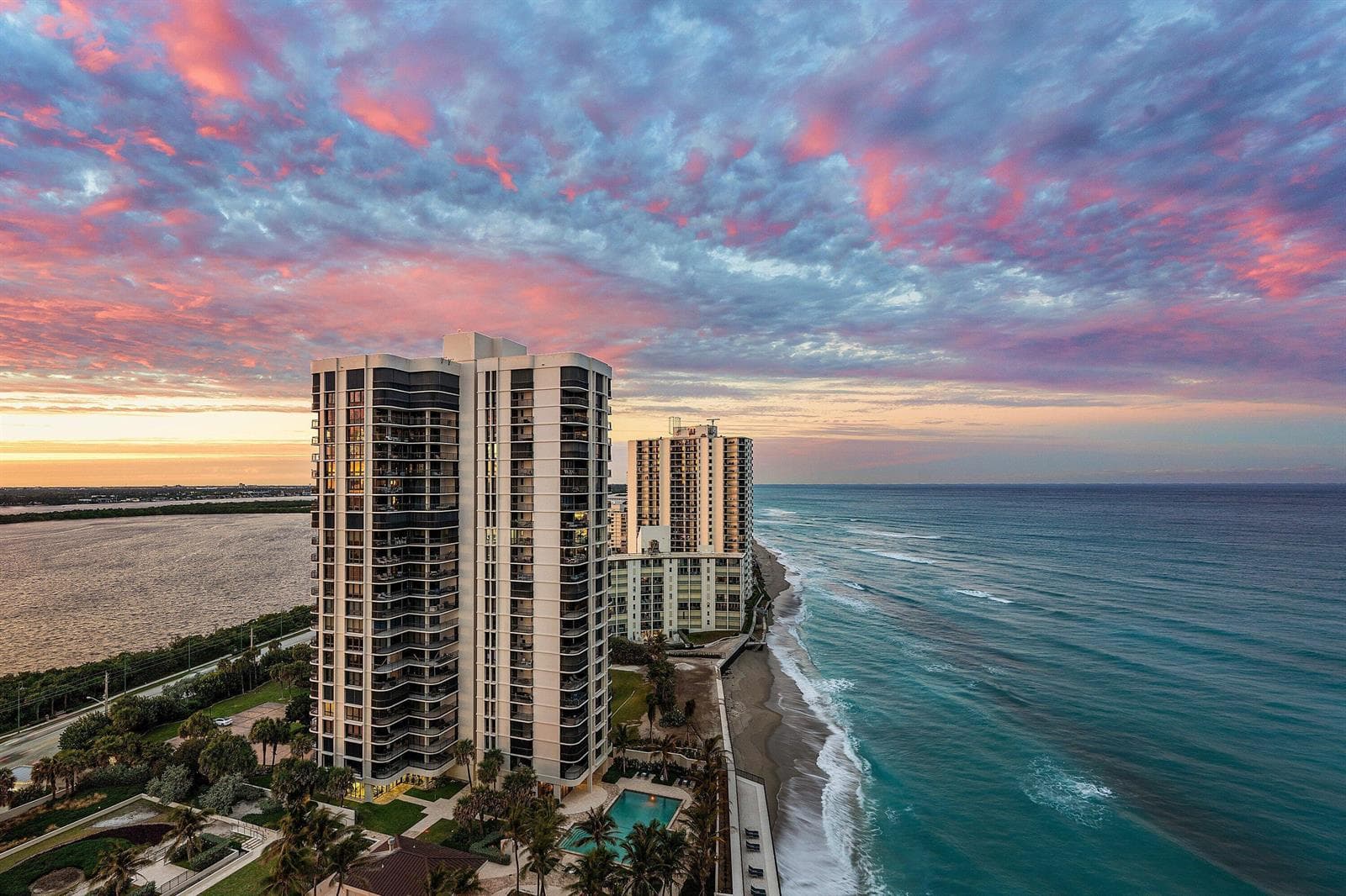 077-5380NorthOceanDrive-19D-RivieraBeach