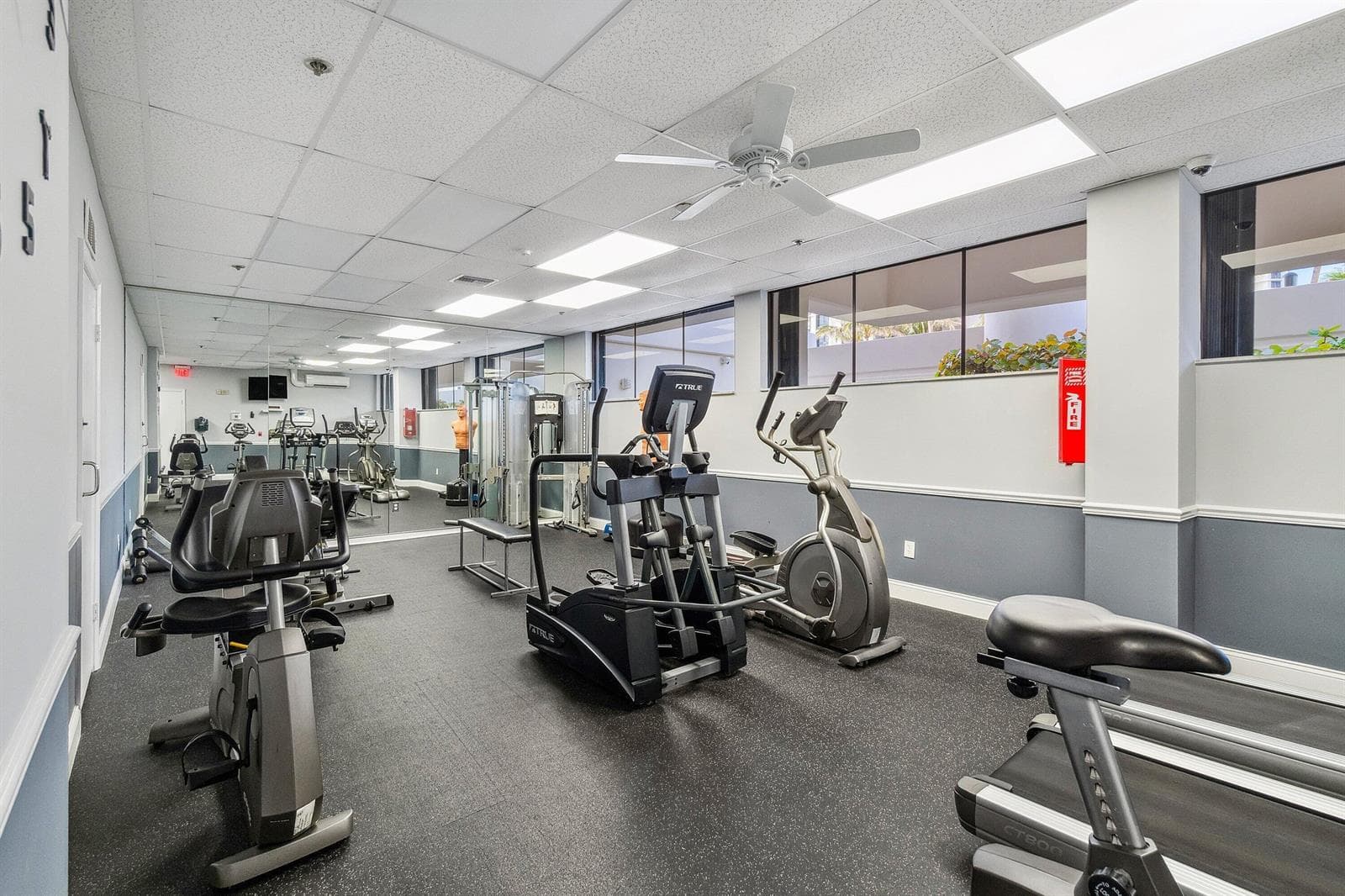 056-5380NorthOceanDrive-19D-RivieraBeach