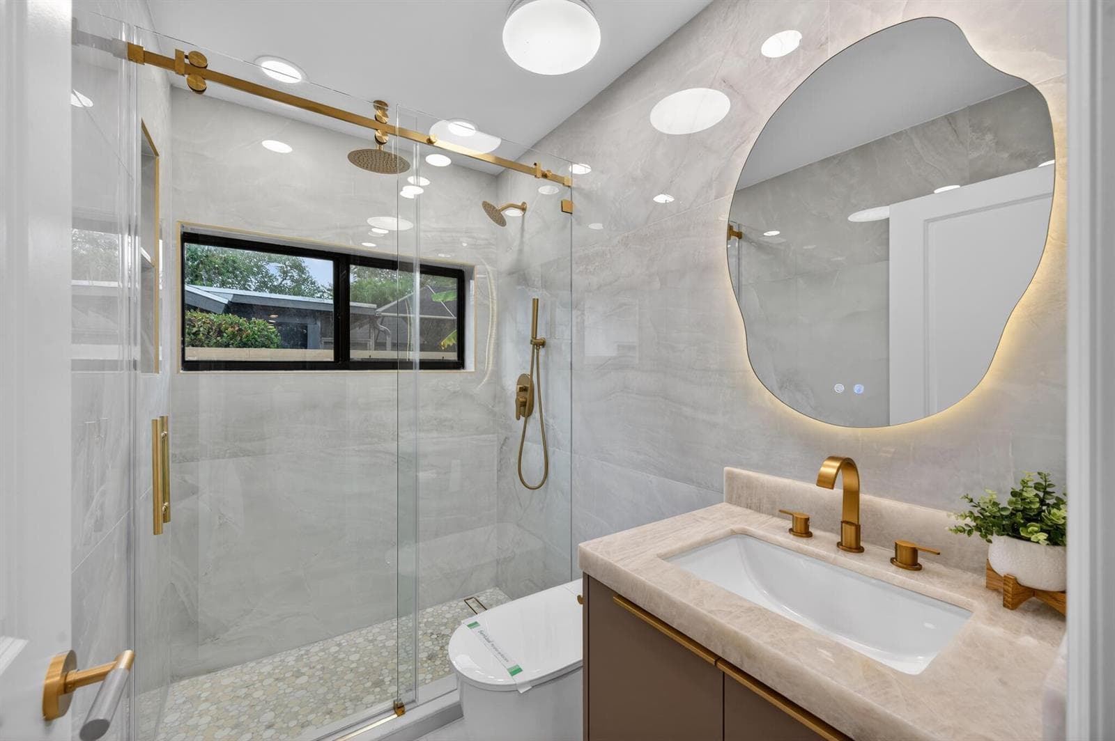 Secondary bathroom