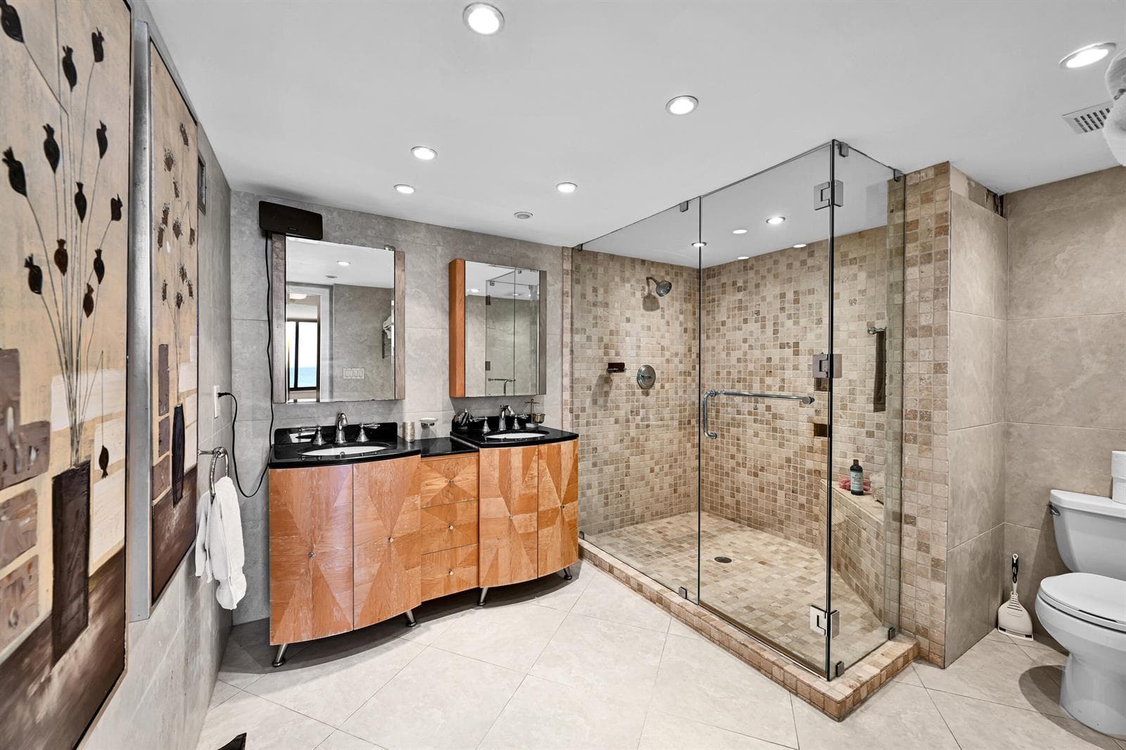 mayfair unit 703 primary bath