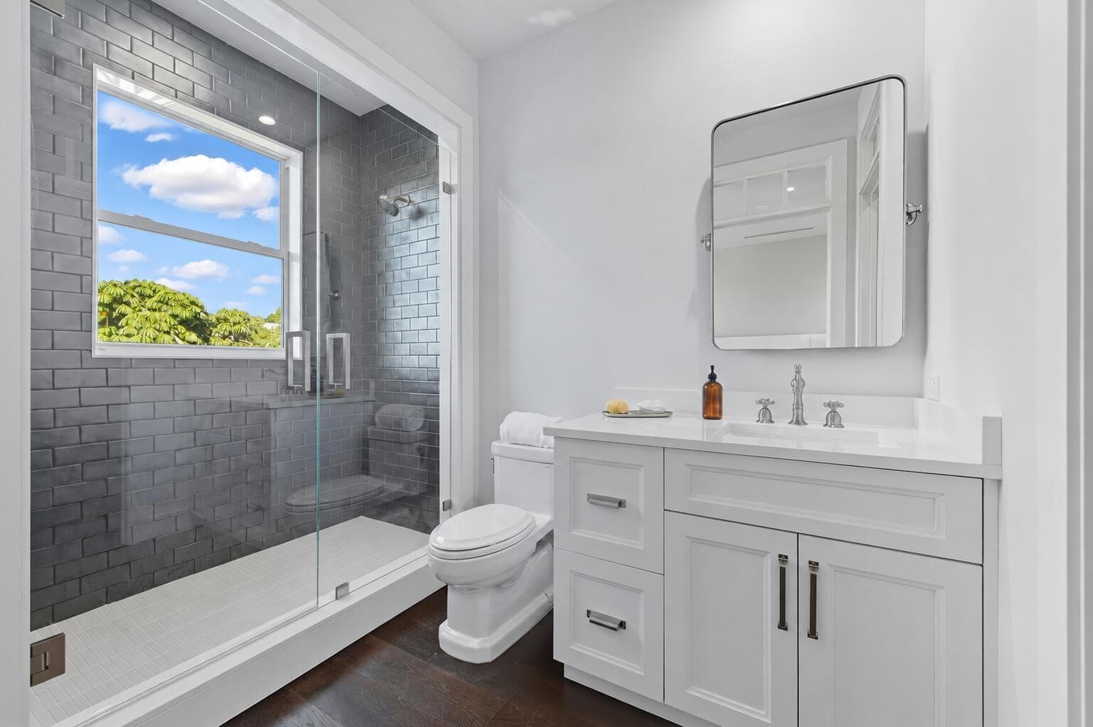 USE THIS FOR UPSTIARS GUEST BATHROOM