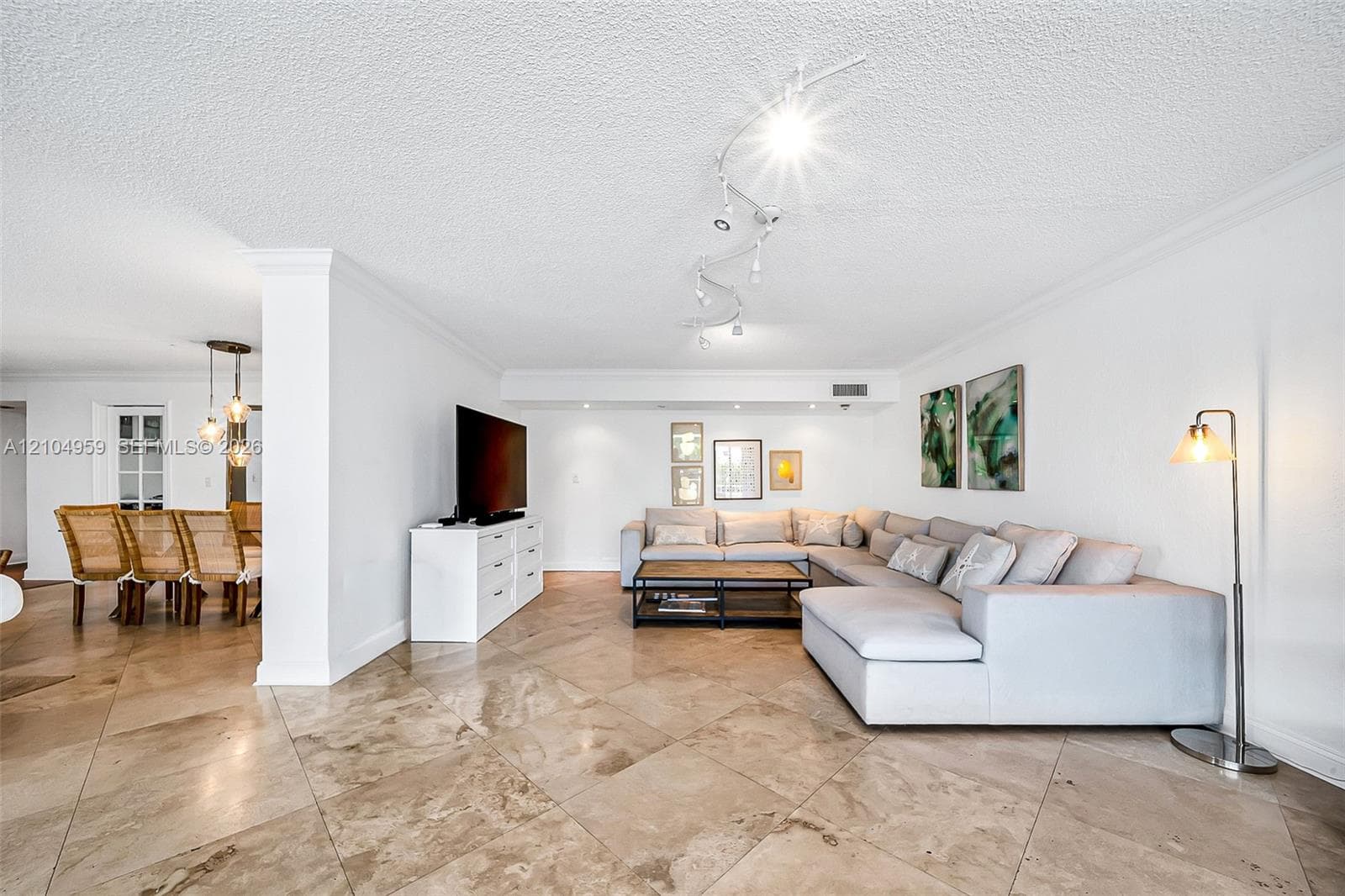 Commodore Club South · #305 in Key Biscayne - Photo 13