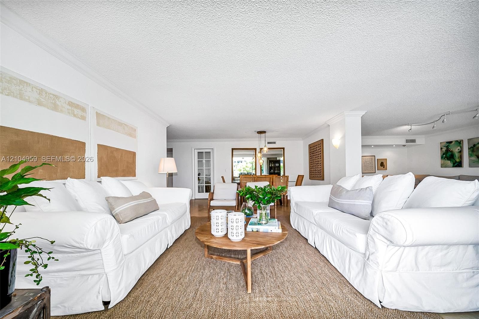 Commodore Club South · #305 in Key Biscayne - Photo 9