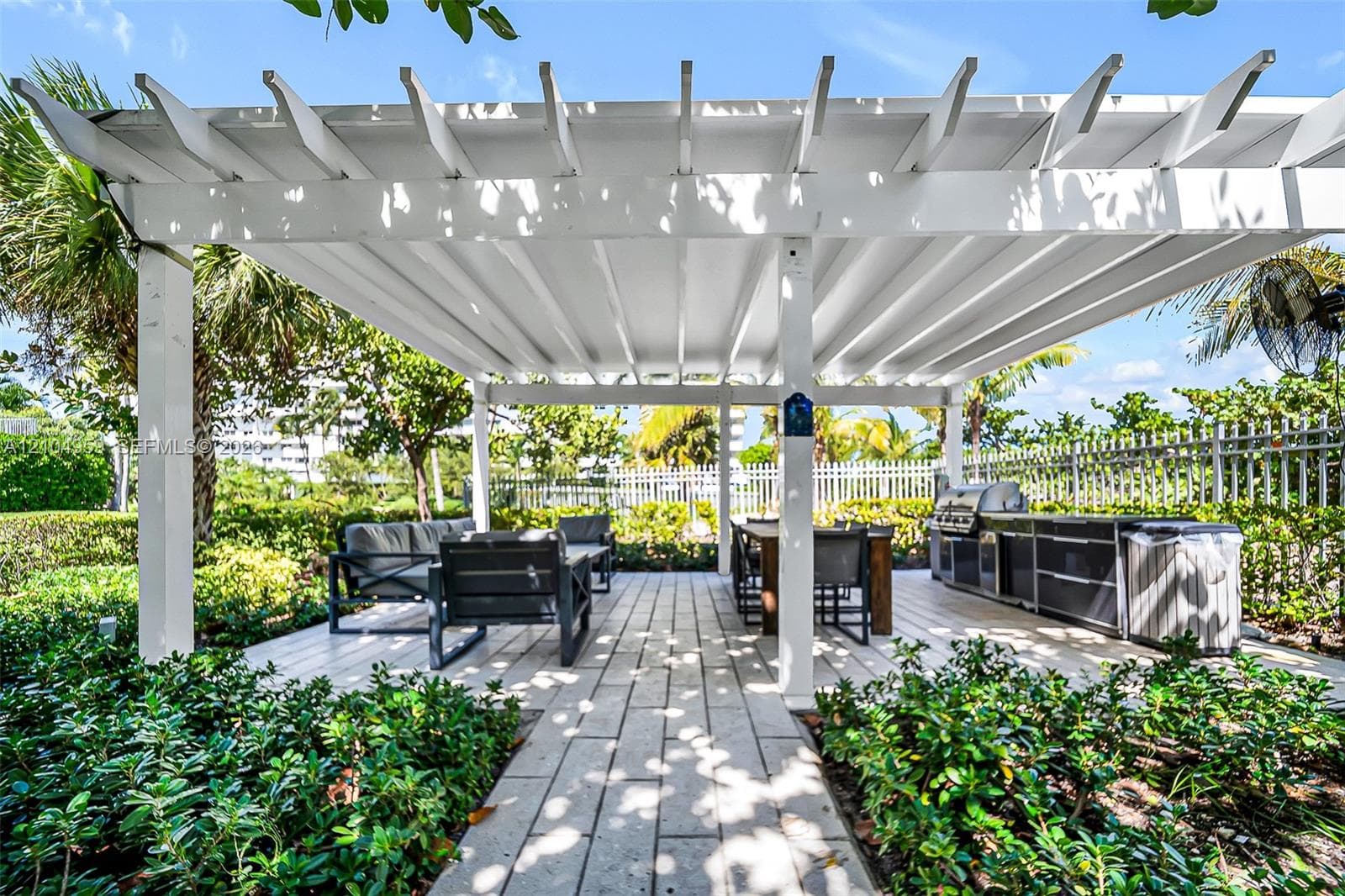 Commodore Club South · #305 in Key Biscayne - Photo 38
