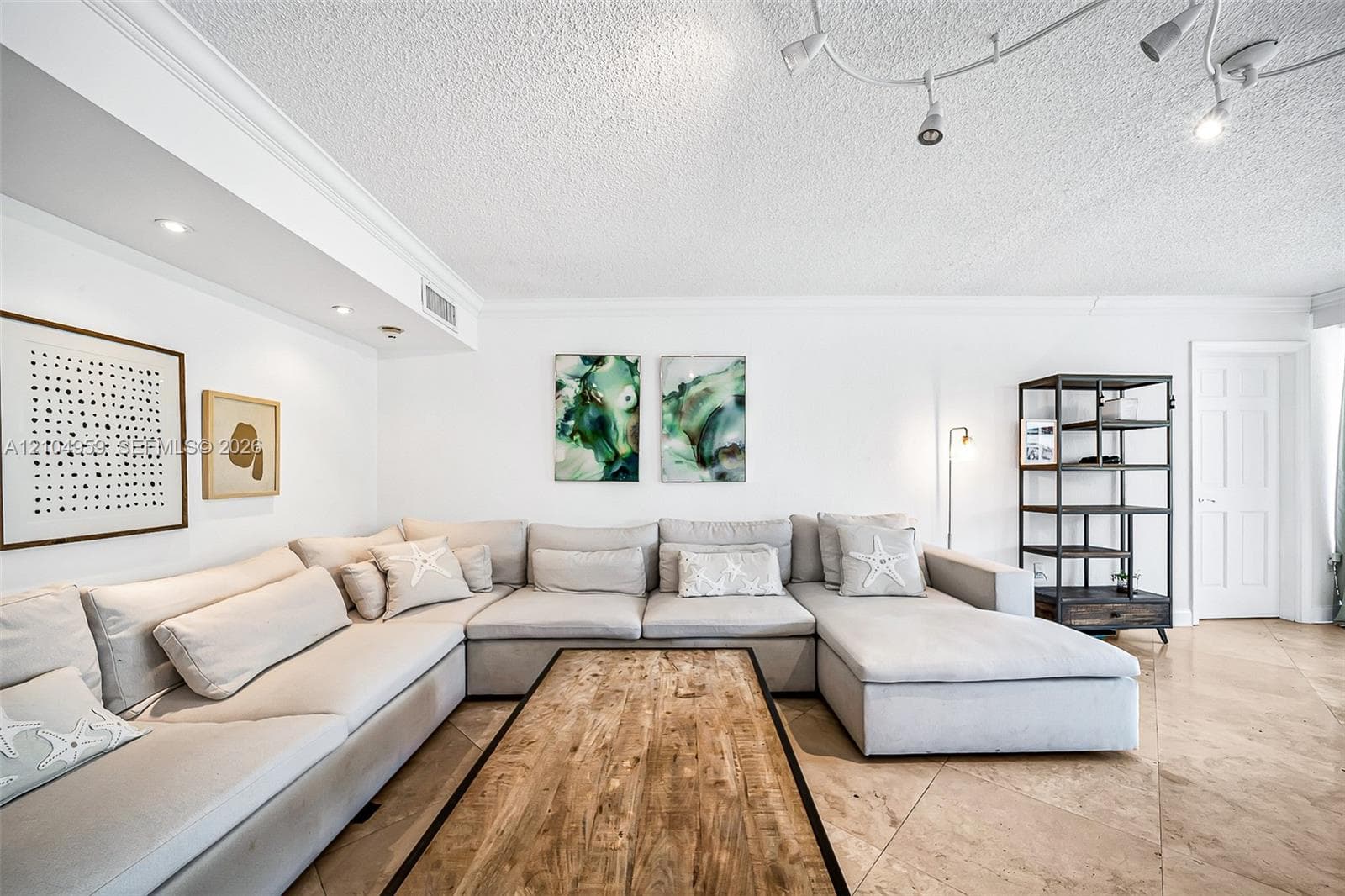 Commodore Club South · #305 in Key Biscayne - Photo 14