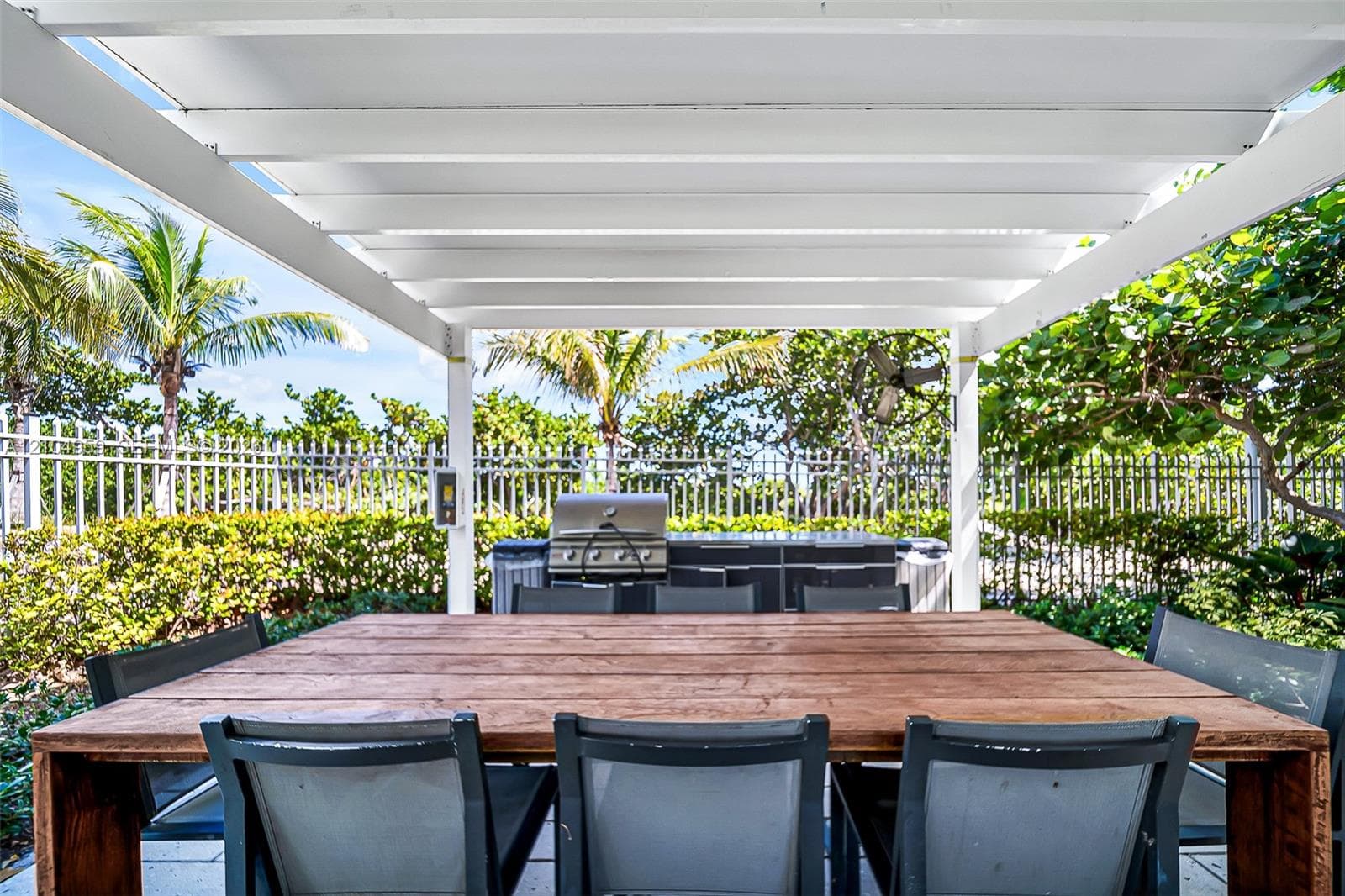 Commodore Club South · #305 in Key Biscayne - Photo 37