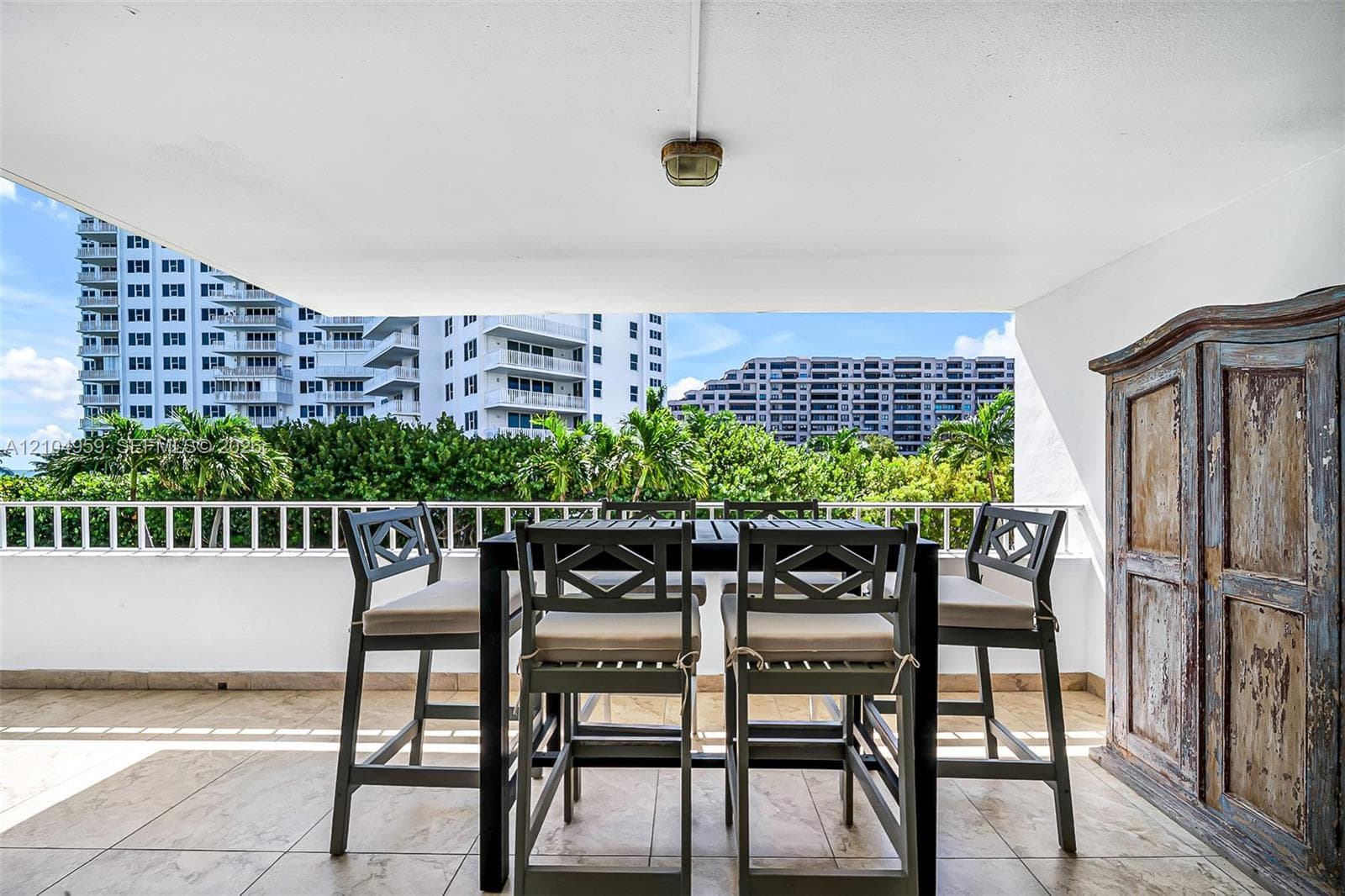 Commodore Club South · #305 in Key Biscayne - Photo 11