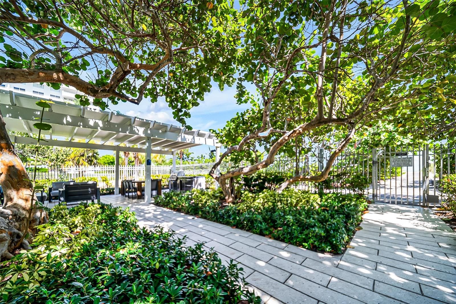 Commodore Club South · #305 in Key Biscayne - Photo 39